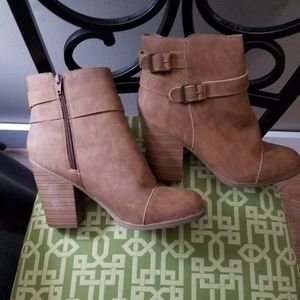 New Directions brand, ladies block heel ankle boots